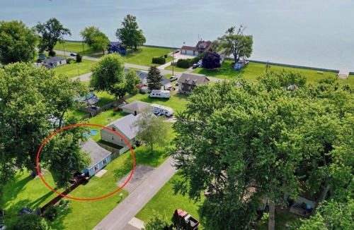 Detroit Beach Cottage | Cute 'n Cozy Lake Erie Cottage