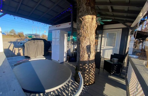 Dandridge House | Cute RV w/2 bedrooms, WiFi, & AC in Enchanting Dandridge! Close to attractions!