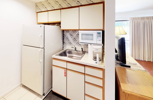 Sea Trail Condo | CV11D, Golf Course Charm, Wake Up to the Golf Course