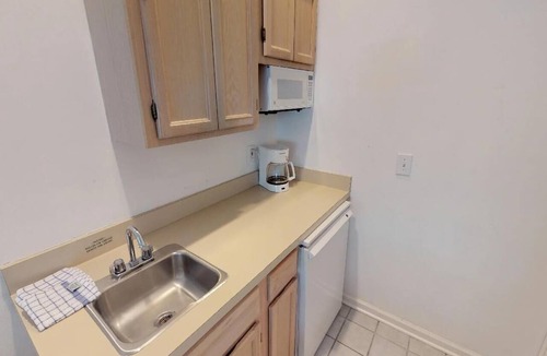 Sea Trail Condo | CV17D, Golf Views | Tee Time Steps from the Door