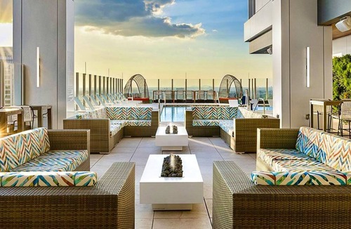 Downtown Atlanta Condo | CW Atlanta - HUGE 1 BR - Rooftop Pool & Bar - Walk to MB Stadium, WORLD CUP!