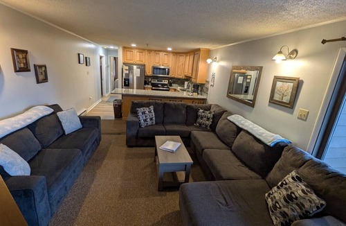Ghent Condo | D103 · Winterplace Ski in Ski out condo First floor! D103