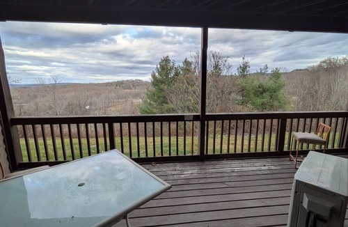 Ghent Condo | D103 · Winterplace Ski in Ski out condo First floor! D103