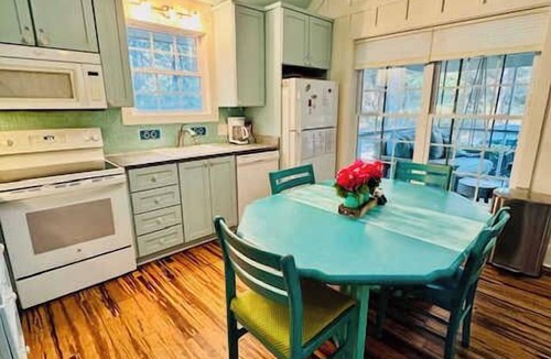 Daufuskie Island House | Da Fuskie Dreams with Swing Bed and Golf Cart