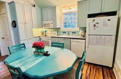 Daufuskie Island House | Da Fuskie Dreams with Swing Bed and Golf Cart
