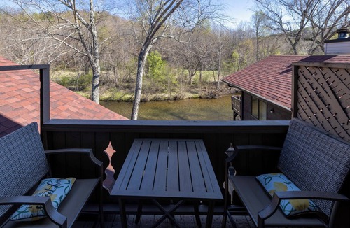 Helen Apartment | Dachgeschoss - Loft apartment with a view of the river