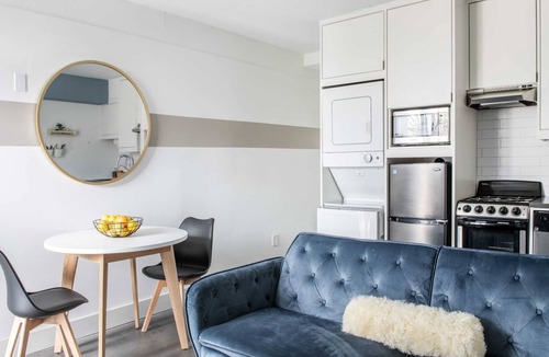 Virginia Highland Apartment | Darling Nikki Summary