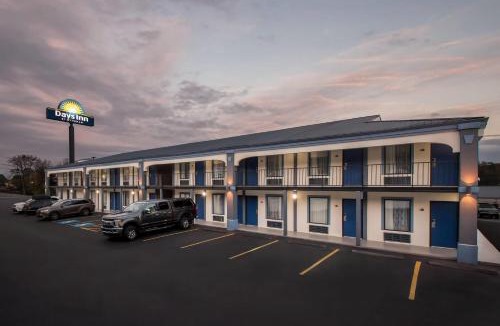 Cleveland Hotel | Days Inn by Wyndham Cleveland TN