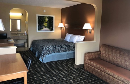Columbus Hotel | Days Inn by Wyndham Columbus