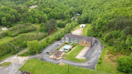 Jellico Hotel | Days Inn by Wyndham Jellico - Tennessee State Line