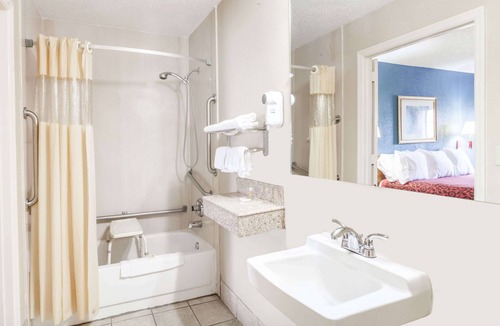 Talbot's Corner Hotel | Days Inn by Wyndham Nashville North/Opryland Area