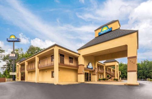 North Little Rock Hotel | Days Inn by Wyndham North Little Rock Maumelle