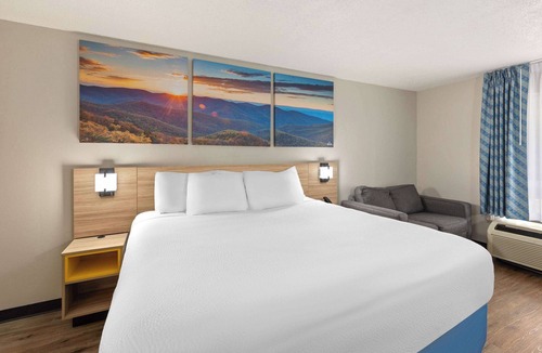 Oak Grove Hotel | Days Inn by Wyndham Oak Grove/Ft. Campbell