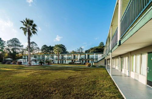 Richmond Hill Hotel | Days Inn by Wyndham Richmond Hill/Savannah
