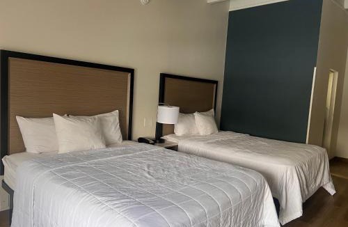 Lexington Hotel | Days Inn & Suites by Wyndham Lexington