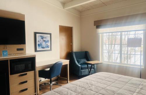 Lexington Hotel | Days Inn & Suites by Wyndham Lexington