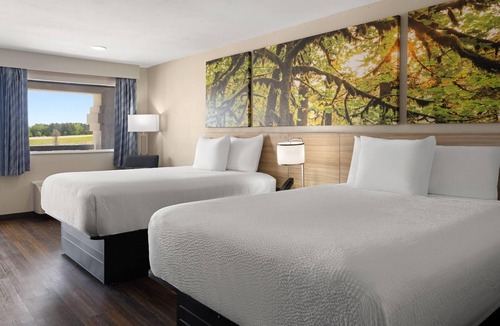 Byram Hotel | Days Inn & Suites by Wyndham Byram