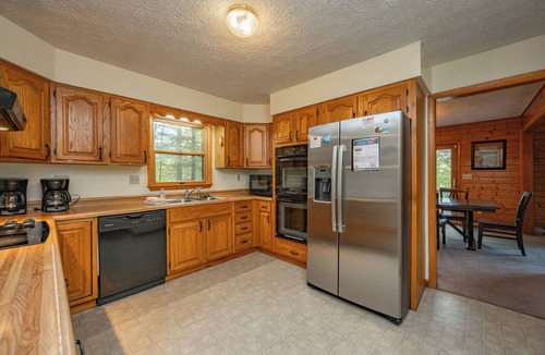 Swanton House | Deep Creek Dog Friendly Cabin w/Dock & Fireplace
