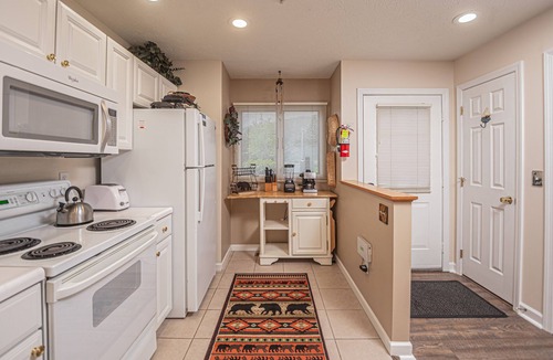 McHenry House | Deep Creek Village #10 | Ski In/Ski Out Townhome