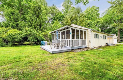 Paw Paw Lake Cottage | Deer Forest Cottage