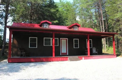 Peebles Cabin | Deer Lodge (Secluded in Amish Country and peaceful)