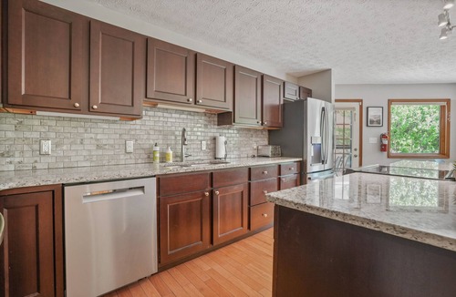 Laurelville Cabin | Deer Ridge Lodge | Hocking Hills, Sleeps 26, Pool