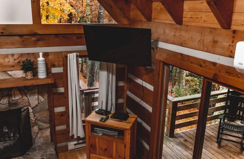 Purlear Cabin | Deer Run Cabin | Hot Tub