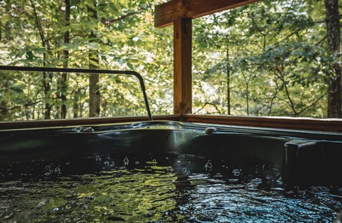 Purlear Cabin | Deer Run Cabin | Hot Tub