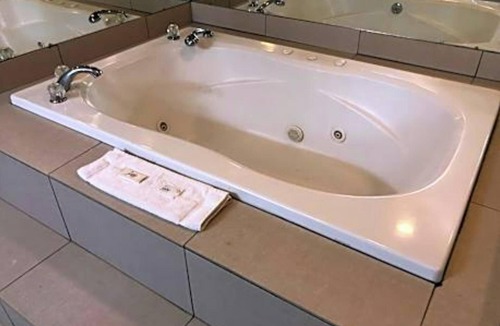Deering Hotel | Deerfield Inn & Suites Steele Near Blytheville I 55