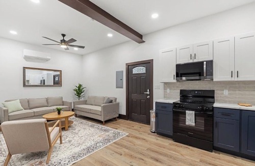 St. Louis Apartment | Delightful 1-bedroom apartment in St. Louis