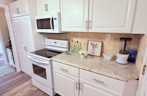 Acworth Apartment | Delightful 1-bedroom Basement apartment with outdoor Jacuzzi