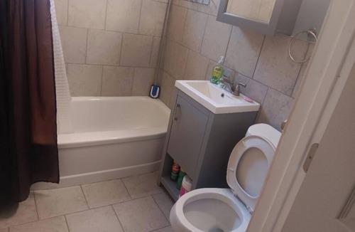 Flint House | Delightful 3-bedroom bungalow in Flint perfect for your getaway