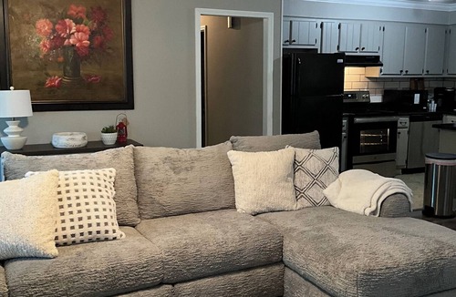 Tupelo House | Delightful 3-bedroom house 0.5 miles from Tupelo Airport