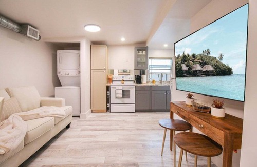Downtown Condo | Delightful 3BR Downtown Sarasota - The White Pearl