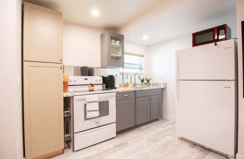 Downtown Condo | Delightful 3BR Downtown Sarasota - The White Pearl