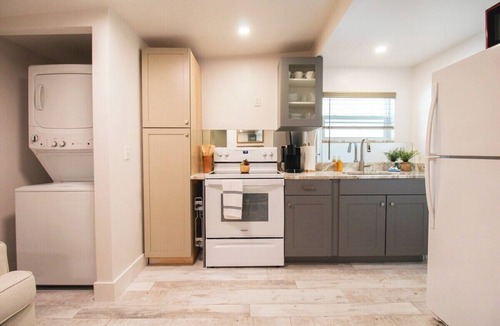 Downtown Condo | Delightful 3BR Downtown Sarasota - The White Pearl