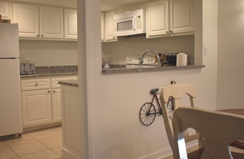 Harbour Town House | Deluxe 3 BR Harbour Town Villa - One Minute Walk to the Yacht Basin