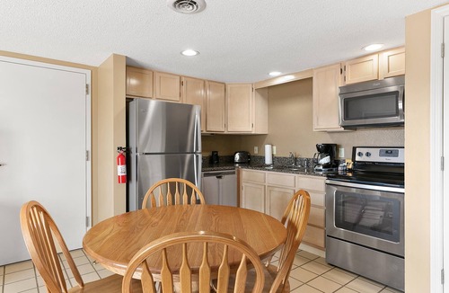 Pigeon Forge Resort | Deluxe Condo w/Resort Indoor & Outdoor Pools, 3 Hot Tubs, WiFi & More!