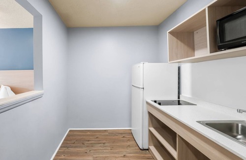 Cary Apartment | Deluxe Studio at Extended Stay Cary 2