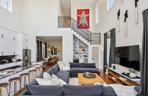 Lower Garden District House | Designer 10-bedroom compound | Heated Pools & Hot Tubs