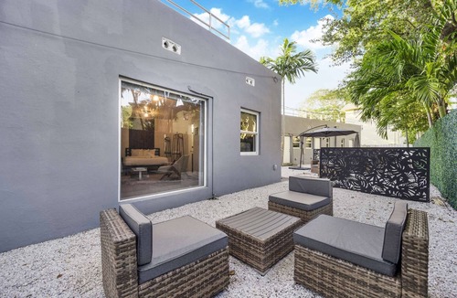 Northeast Miami Condo | Designer Studio | Close to Wynwood | Design District | Downtown