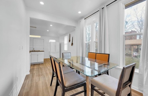 Mexicantown - Southwest Detroit Apartment | Detroit 3BR in Mexicantown | Sleeps 7 + WiFi