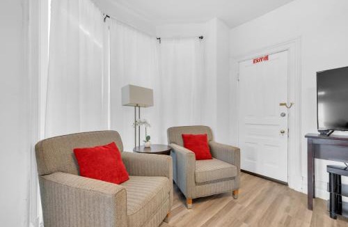Mexicantown - Southwest Detroit Apartment | Detroit 3BR in Mexicantown | Sleeps 7 + WiFi