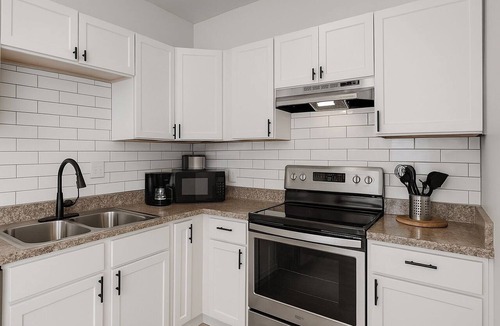 Detroit Cottage | Detroit 4BR Home Bathtub & Pet Friendly Stay