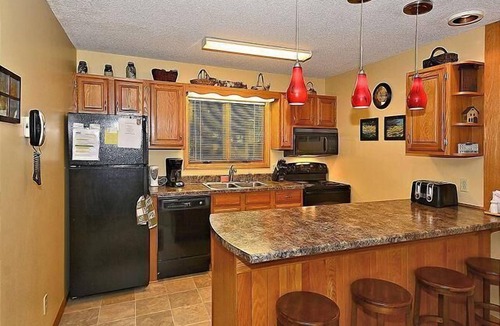 Davis Condo | DF79-Cozy Condo! Pets ok! Pool!