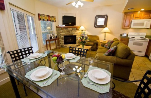 Pittman Center Villa | Diamond Resorts Bent Creek Golf Village - 1 Bedroom Accessible Roll-in Shower