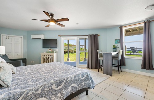 Melbourne Beach House | Direct Oceanfront relaxing escape- Single Fin