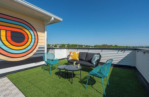 Whitebridge House | Disco Den 5623-TN Retreat–Sleeps 10