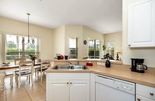 Lake Davenport Estates Villa | Disney - Large 5 Bedroom Gated Mediterranean Home