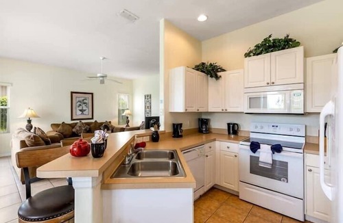 Lake Davenport Estates Villa | Disney - Large 5 Bedroom Gated Mediterranean Home